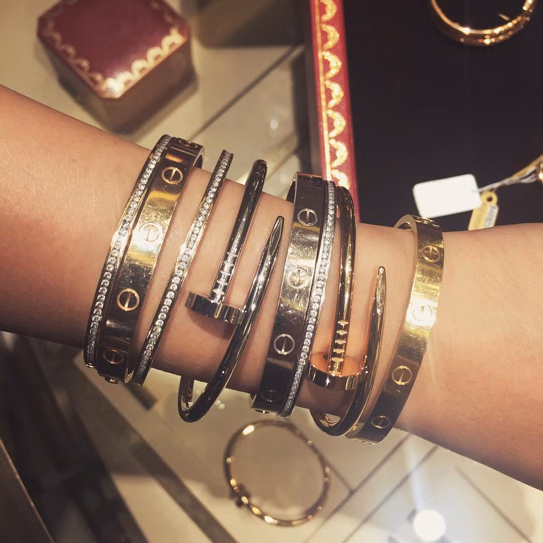 Theo nhiều người nhận xét, thừa hưởng vẻ đẹp của mẹ là diễn viên Thủy Tiên, Thảo Tiên có nhan sắc không thua kém gì các hot girl trong showbiz Việt.