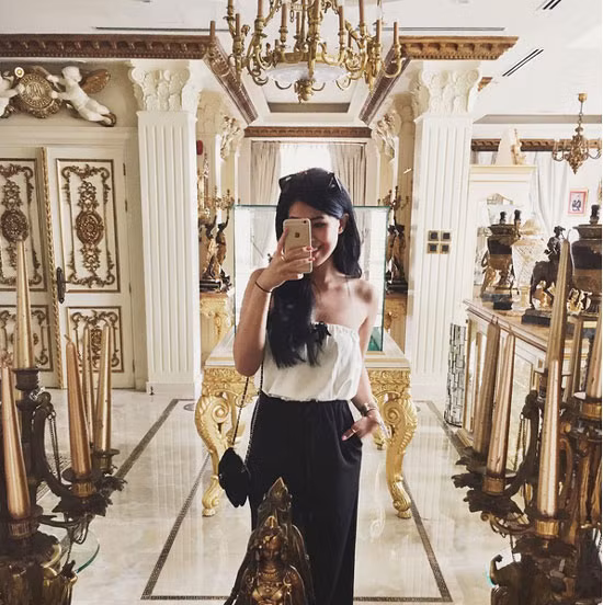 Căn biệt thự hoành tráng, mang hơi hướng Châu Âu và phong cách hoàng gia của gia đình Thảo Tiên. Đây cũng là nơi cô nàng thường tận hưởng giây phút vui vẻ này cùng bạn bè. Ảnh trong bài: Instagram nhân vật.