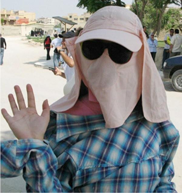 Nếu ra đường mà ánh mắt lỡ va phải vào những cảnh tượng người dân tránh nóng style Ninja thì cũng đừng sốc vì họ đang tự bảo vệ mình.