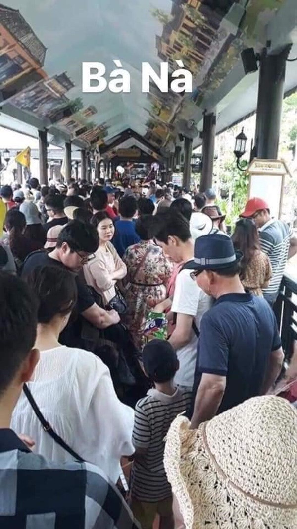 Kỳ nghỉ lễ 30/4 - 1/5 luôn là dịp để nhiều người, nhiều gia đình tranh thủ nghỉ ngơi, đi đây đi đó thư giãn sau thời gian làm việc bận rộn. Nhất là với đợt nghỉ dài ngày như năm nay, nhu cầu đi lại, nghỉ ngơi tại các điểm du lịch nổi tiếng càng tăng đột biến.