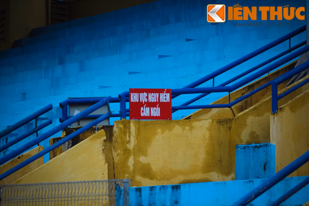 Ngày khai mạc giải U19 ĐNA chỉ còn được tính bằng ngày và sân Hàng Đẫy được chọn là 1 trong 2 địa điểm để thi đấu. Tuy nhiên, những vết nứt trên SVĐ này khiến BTC cũng như CĐV tới sân phải lo lắng.