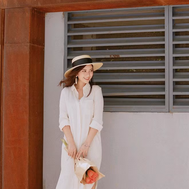 Theo nhiều người, công việc BTV truyền hình là một công việc không chỉ đòi hỏi kiến thức chuyên ngành mà còn cần sự lăn xả, năng động, chịu áp lực công việc cao và nó thực sự vất vả với các bạn nữ.