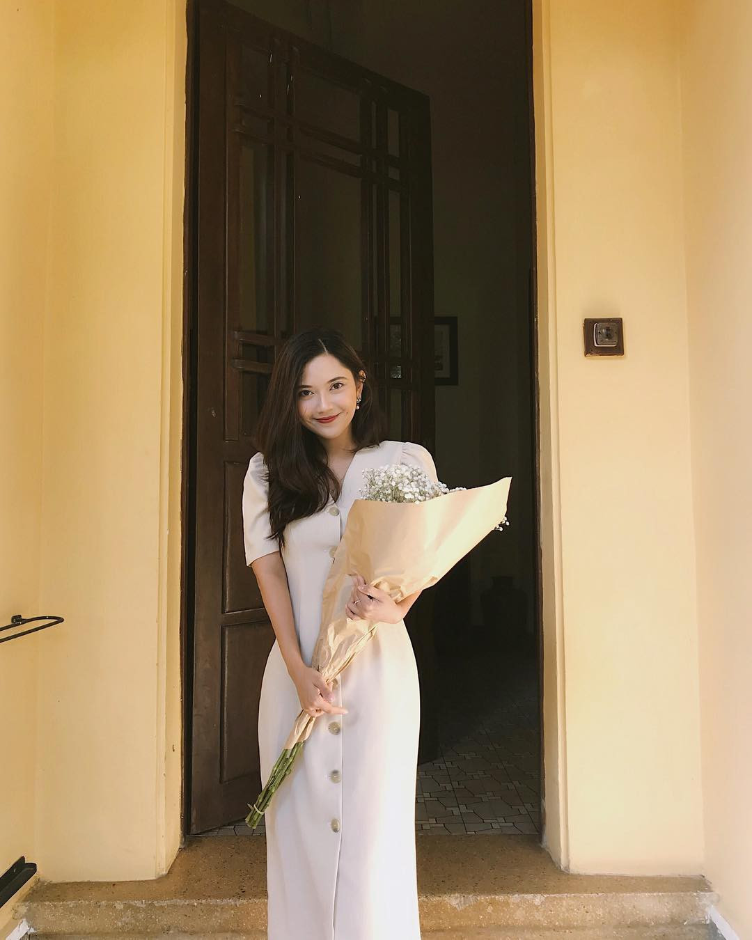 Phải công nhận rằng những nữ BTV của VTV là những đóa hoa thực sự. Mặc dù chỉ đứng sau ống kính máy quay nhưng họ vẫn có sức hút thực sự, điển hình như nữ BTV 9X VTV có nickname @phuonggbong.