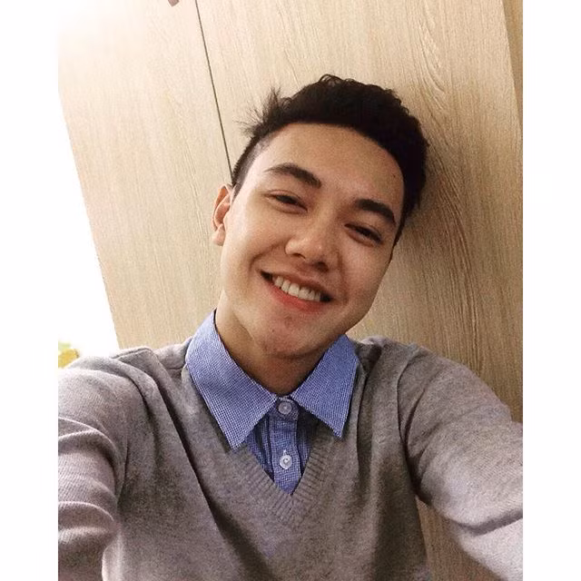 Thai Sion tên thật là Nguyễn Thái Sơn, hiện đang theo học tại khoa Thanh nhạc trường Đại học Văn hóa Nghệ thuật Quân Đội.