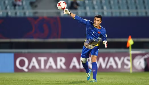 Sau những trải nghiệm tại Sea Game cho đến U20 World Cup, Bùi Tiến Dũng được kì vọng sẽ là một thủ thành vững chãi trong khung thành của các đội tuyển bóng đá của Việt Nam.