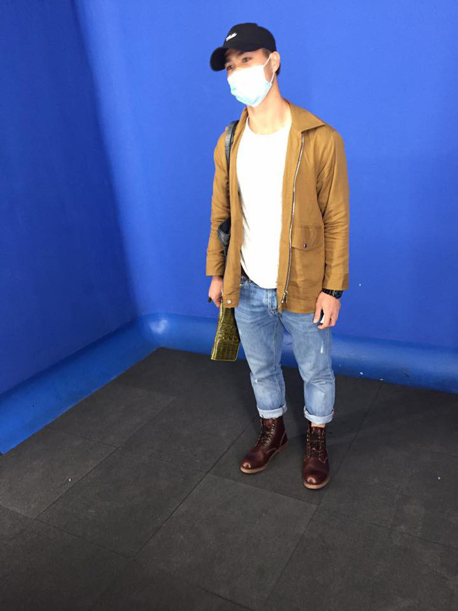 Dù chưa biết mối quan hệ giữa tiền đạo Công Phượng và cô bạn nhưng dân mạng vẫn hi vọng rằng nam cầu thủ sẽ hạnh phúc khi tìm được tình yêu đích thực của mình.