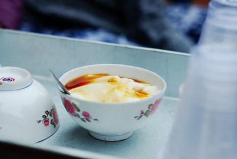 Những bát tào phớ ngon lành là thứ quà mà đứa trẻ nào cũng thích.