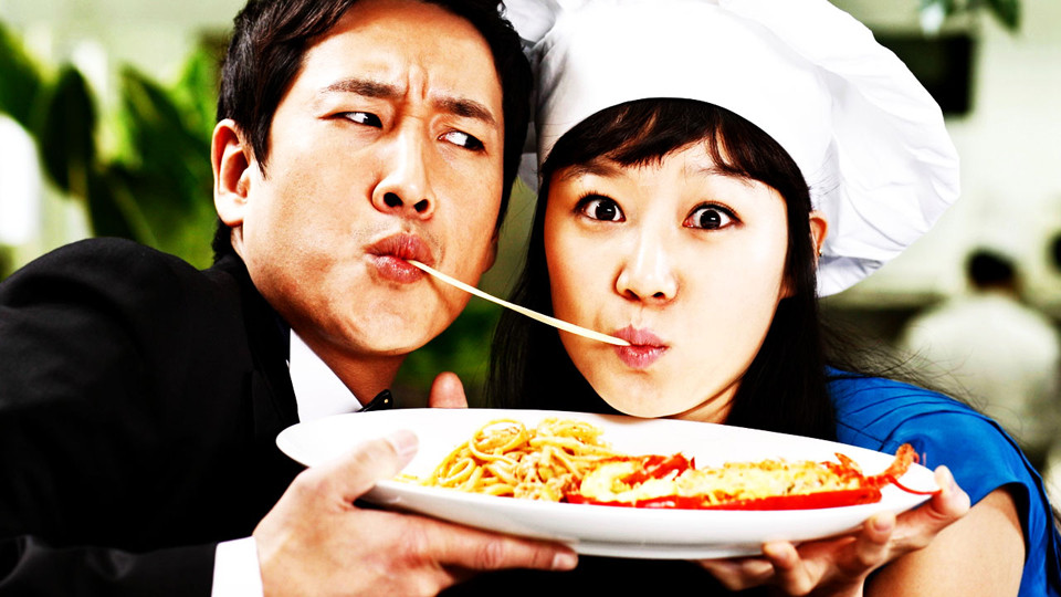 "Lợi dụng" ăn mì để tạo ra nụ hôn không còn hiếm trong các bộ phim Hàn Quốc, nó mang đến những hình ảnh hết sức ngọt ngào của các cặp đôi đang yêu.