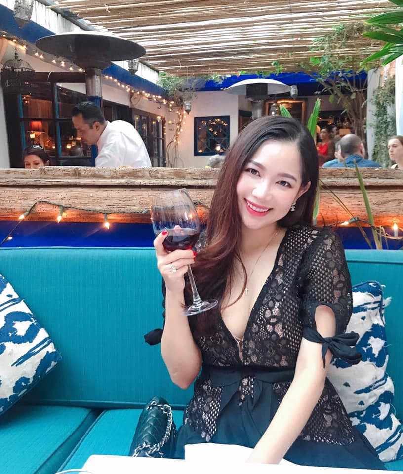 Duy Uyên từng giữ vai trò trưởng nhóm Mắt Ngọc khi Thanh Ngọc rút lui. Năm 2010, cô bất ngờ kết hôn. Ông xã Duy Uyên công tác trong một công ty dầu khí tại Mỹ. Định cư tại Mỹ cùng chồng, Duy Uyên trở thành kỹ thuật viên siêu âm chẩn đoán hình ảnh. Khi rảnh rỗi, người đẹp nhận lời làm MC talk show trên truyền hình và thực hiện một vài sản phẩm âm nhạc để thỏa đam mê.