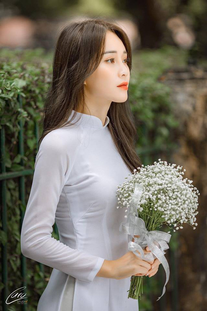 Mai Phương từng đoạt danh hiệu Á khôi 1 Hoa khôi Sinh viên Việt Nam 2016. Cô cũng xuất hiện không ít lần trên trang bìa của báo Hoa học trò.