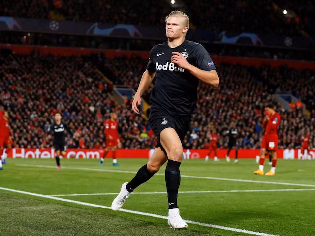 Theo Sportsmole, Barcelona đang chiếm ưu thế trong cuộc đua giành chữ ký của Erling Haaland, tiền đạo trẻ đang chơi rất thăng hoa trong màu áo Red Bull Salzburg. Được biết, chân sút 19 tuổi cũng là mục tiêu hàng đầu của MU, Real Madrid và Juventus.