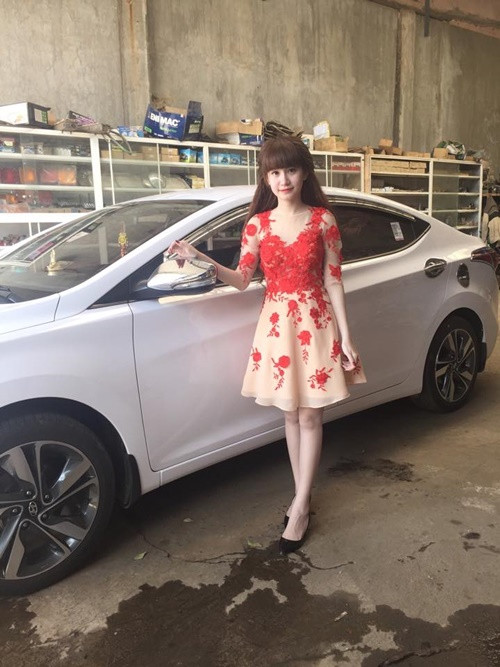 N.H cũng xuất hiện tại nhiều event có tiếng như một doanh nhân thành đạt. Cuộc sống phản ánh trên Facebook của NH giàu có như vậy thì việc có 1 con lợn vàng 3 tỷ là chuyện quá đỗi bình thường.