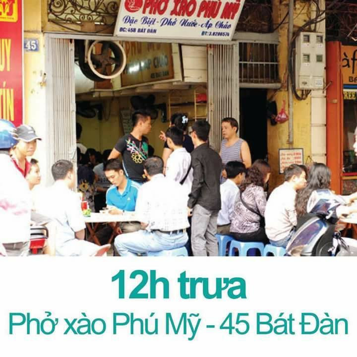 Khác với phở 49 Bát Đàn thì phở nhà 45 có phục vụ thêm phở xào và đặc biệt là phở áp chảo gia truyền.