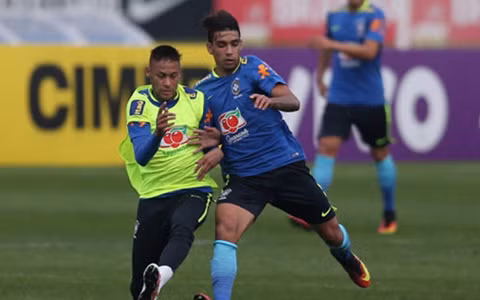 Theo truyền thông Brazil đưa tin, tiền đạo Neymar đang làm cầu nối để PSG chiêu mộ tiền vệ đồng hương, Lucas Paqueta, cầu thủ 21 tuổi thuộc biên chế Flamengo.