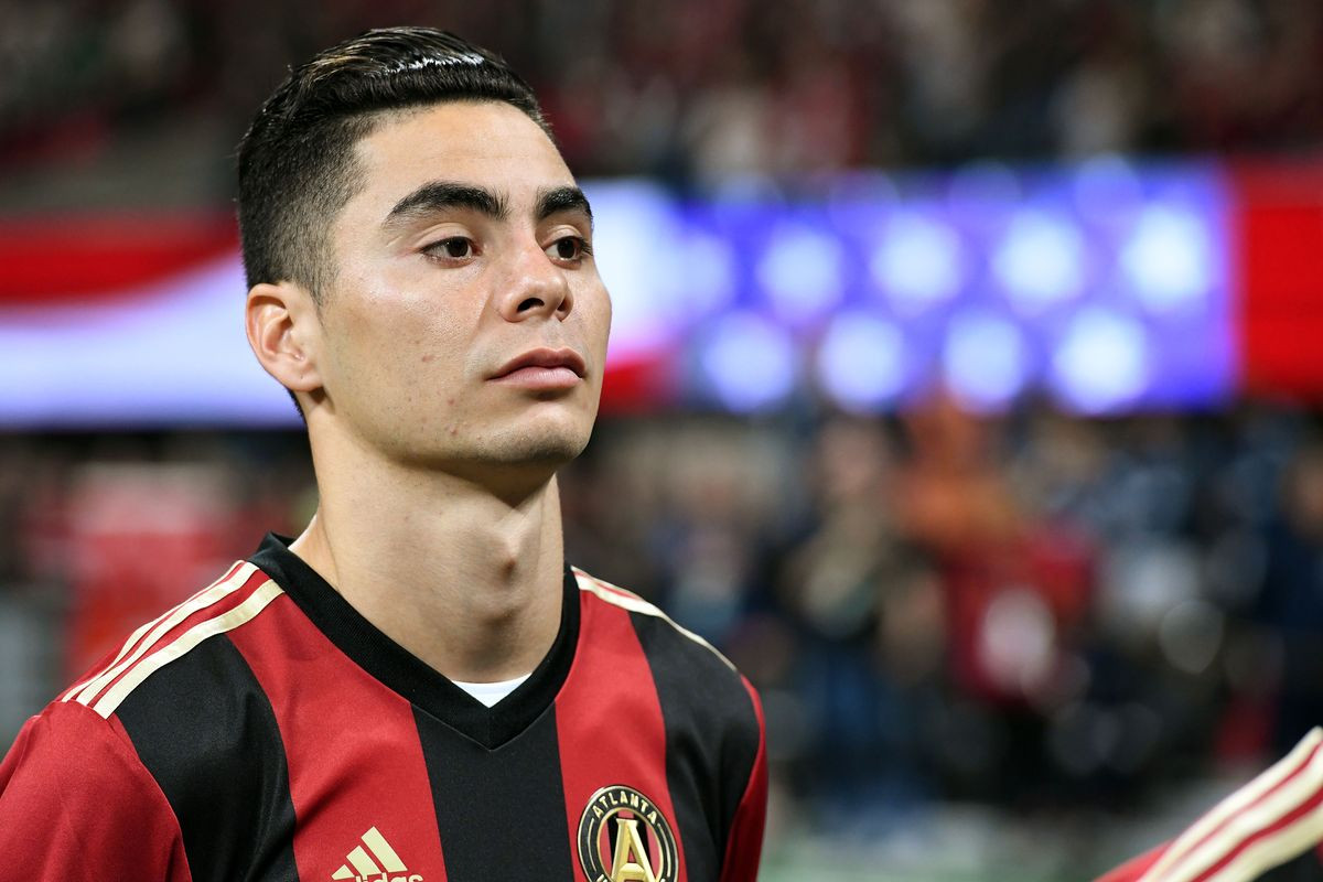  Chuyển nhượng cầu thủ từ Daily Mirror, Arsenal sẽ chào đón chữ ký của tiền đạo người Paraguay, Miguel Almiron với bản hợp đồng trị giá khoảng 15 triệu bảng vào tháng 12 tới đây.