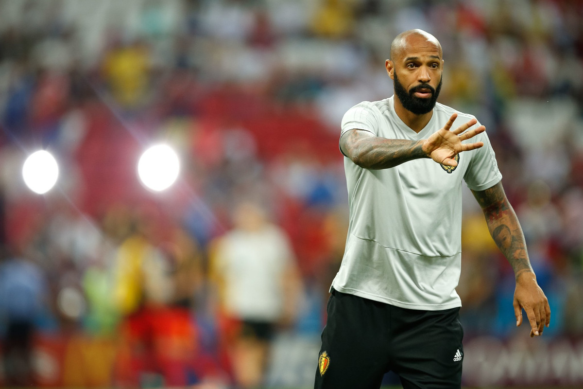 Chuyển nhượng bóng đá từ Express, Thierry Henry đang trở thành ứng cử viên số 1 cho vị trí HLV trưởng Aston Villa trong khi đó, John Terry - người vừa giải nghệ có thể đóng vai trò trợ lý.