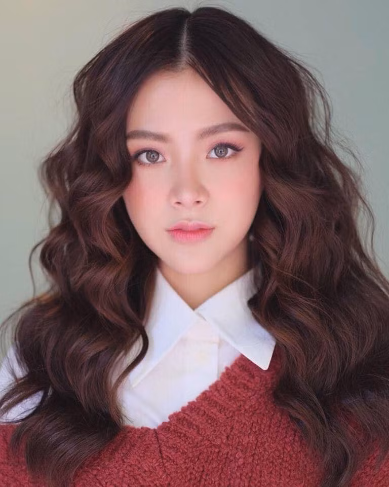 Hoàn toàn không ngoa nếu nói rằng Baifern Pimchanok là một trong những nữ diễn viên người Thái nổi tiếng nhất đối với cộng đồng người hâm mộ quốc tế với hơn 4,6 triệu lượt theo dõi trên Instagram.