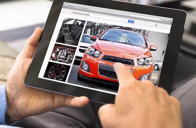 Loan buon o to online: Luot web mua xe, om han mat tien oan