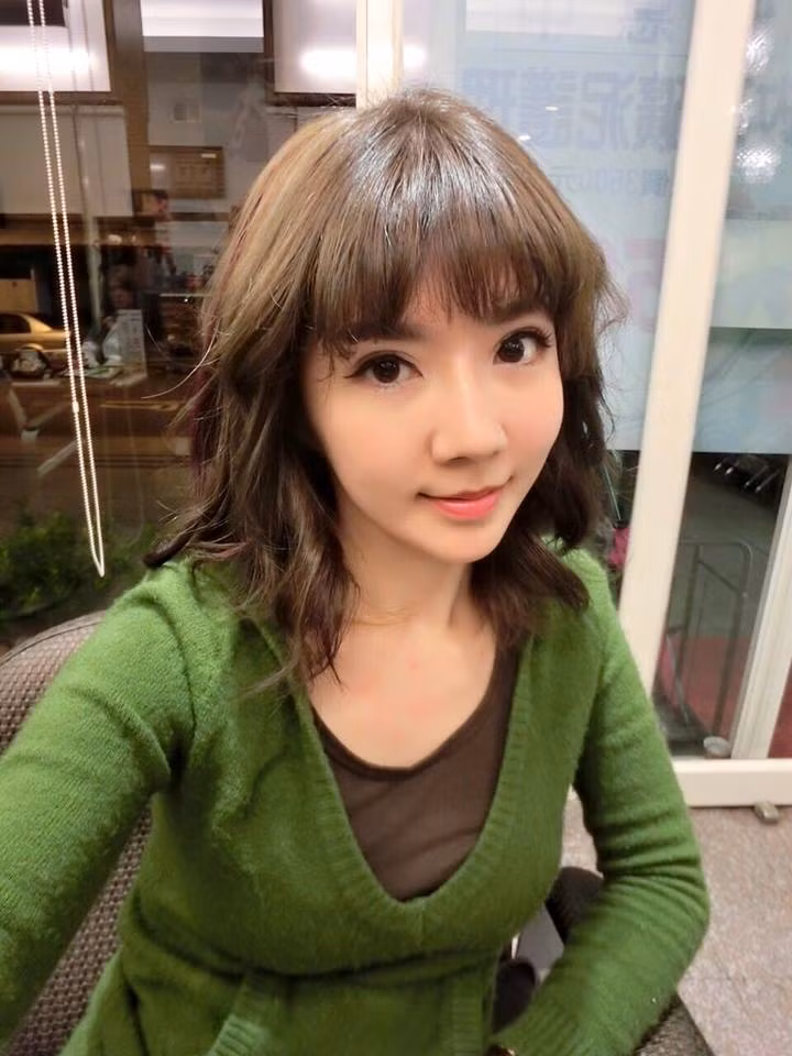 Tìm hiểu sâu xa hơn thì Kanji Yan đã lập gia đình và có một cậu con trai hai tuổi. Nhưng cô gái này vẫn giữ được làn da căng mịn và nét trẻ đẹp như thiếu nữ đôi mươi.