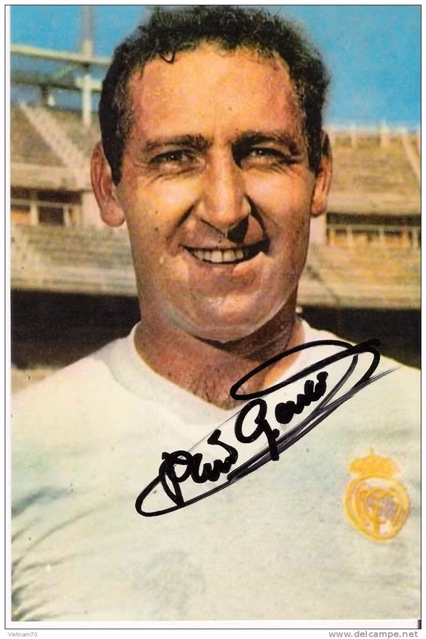 Cũng có được 14 bàn thắng tại El Clasico như Cesar Rodriguez là Francisco Gento của CLB Real Madrid.