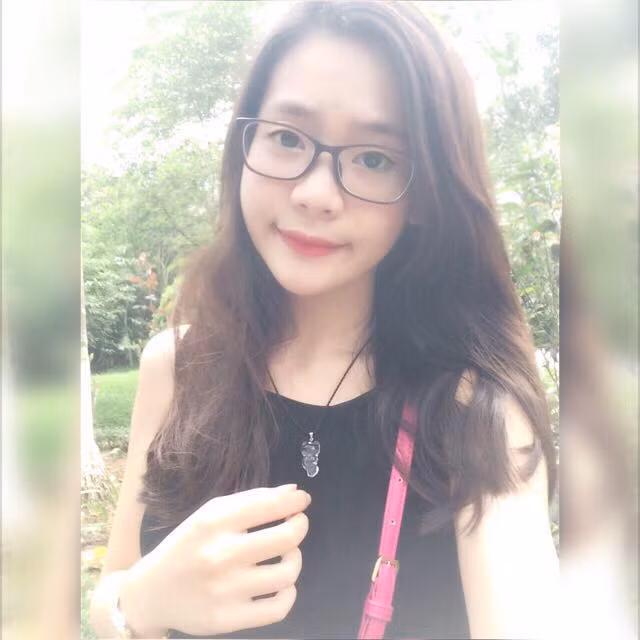 Với những thành tích tốt kể trên, vừa ra trường, Thảo được các công ty thuộc nhiều lĩnh vực từ ngân hàng, bất động sản đến bảo hiểm nhân thọ chào đón.