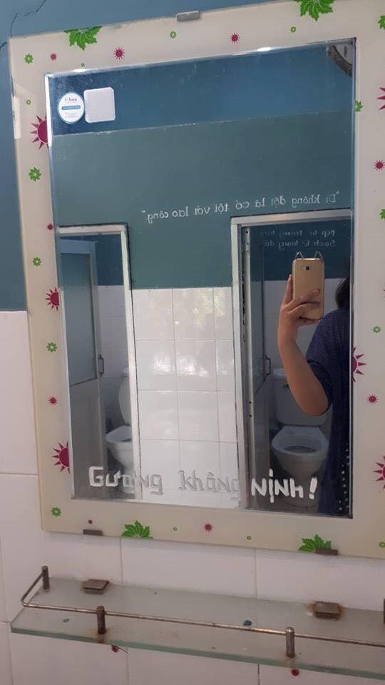 Chỉ sau hơn một giờ đăng tải, bức ảnh về nhà vệ sinh đặc biệt này đã nhận được hàng nghìn lượt thích từ cộng đồng mạng.