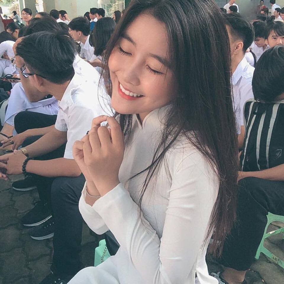 Trong bài viết , Võ Ngọc Trân được báo chí nước ngoài miêu tả có khuôn mặt xinh xắn, ngọt ngào với làn da mịn màng, trắng trẻo. Dù nhìn từ phía nào thì cũng khó mà tìm được góc chết trên khuôn mặt cô bạn.