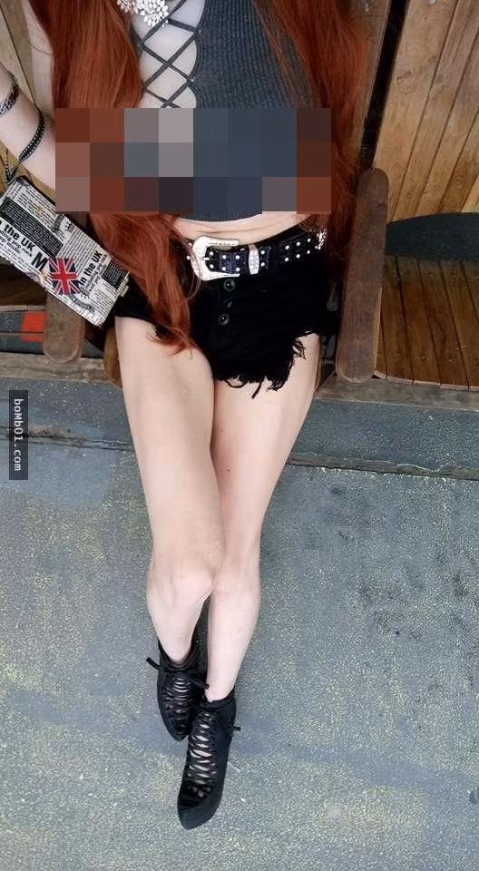 Bên cạnh đó, rất nhiều người tò mò vì sao cô nàng lại sở hữu một bộ ngực hấp dẫn và đồ sộ đến vậy.