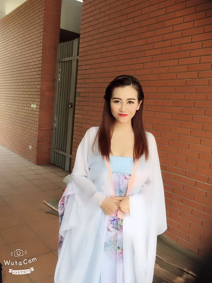 Bên cạnh đó, gương mặt ưa nhìn cùng những biểu cảm đáng yêu cũng khiến cô gái này nhận được nhiều tình cảm của dân mạng.