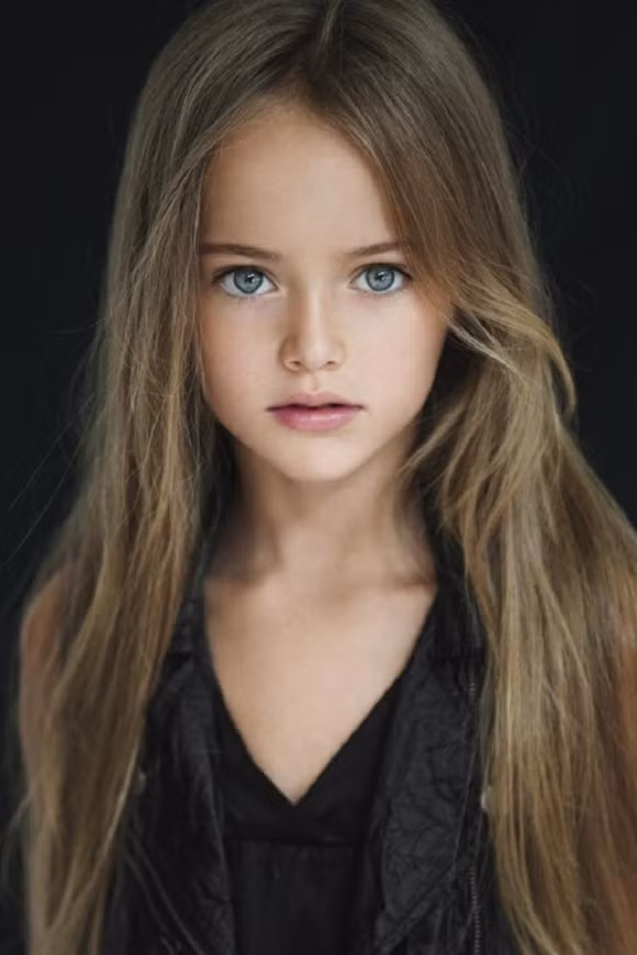 Được biết trên các tạp chí uy tín về thời trang trên thế giới, Kristina Pimenova luôn là sự lựa chọn số 1 cho các concept thời trang dành cho các bé gái.