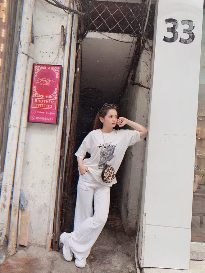 Ánh tự nhận hiện tại bản thân vẫn chưa hoàn hảo nhưng đã tự tin hơn rất nhiều. Những người quen ngày xưa giờ gặp lại cô bạn cũng giật mình chẳng nhận ra.