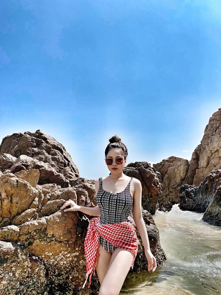 Đa số cư dân mạng sau khi xem xong ảnh đều không ngớt lời khen ngợi nhan sắc hiện tại của Trâm Anh. Nhiều người nhận xét rằng họ thích hot girl sinh năm 1995 trong hình tượng có phần mũm mĩm như bây giờ.