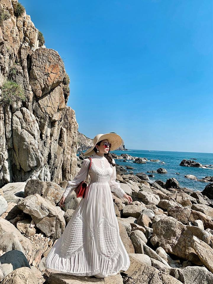 Bộ ảnh này của Trâm Anh ngầm chứng minh bản thân vẫn xinh đẹp, nuột nà dù tăng cân.