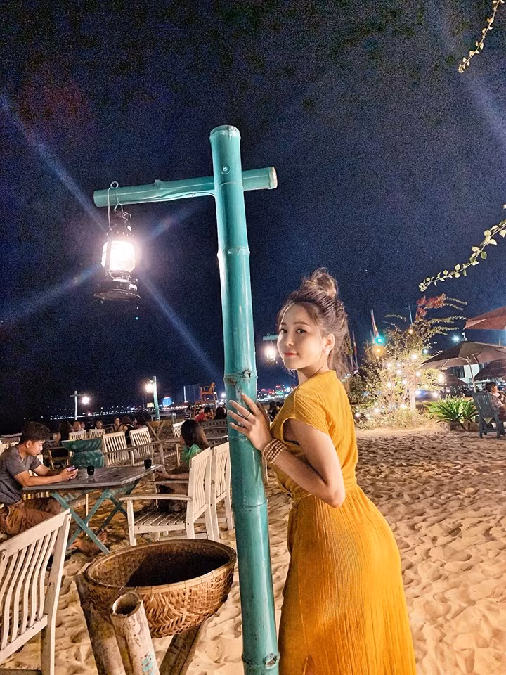 Theo chia sẻ của Trâm Anh những bức ảnh này của cô được thực hiện bằng điện thoại mà không cần nhờ tới nhiếp ảnh gia chuyên nghiệp.