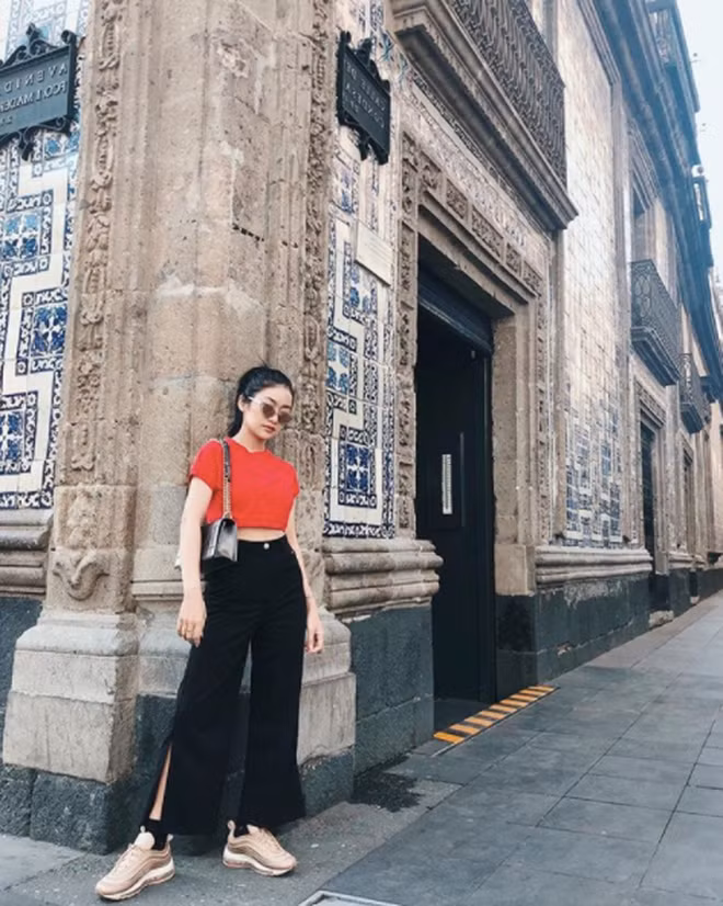 Dù không rầm rộ như Quỳnh Anh Shyn nhưng Nga Wendy vẫn là một cô nàng có tần suất đi rất đáng nể. Nếu như đầu năm, cô nàng đã càn quét Đài Loan thì vừa qua cô nàng hot girl 9X này lại tiếp tục khoe loạt ảnh mình đang đi du lịch ở trời Tây.