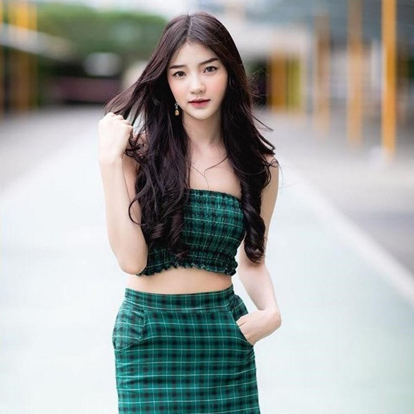 Thân hình nuột nà, gương mặt ưa nhìn, Anun trở thành gương mặt của nhiều hãng thời trang.