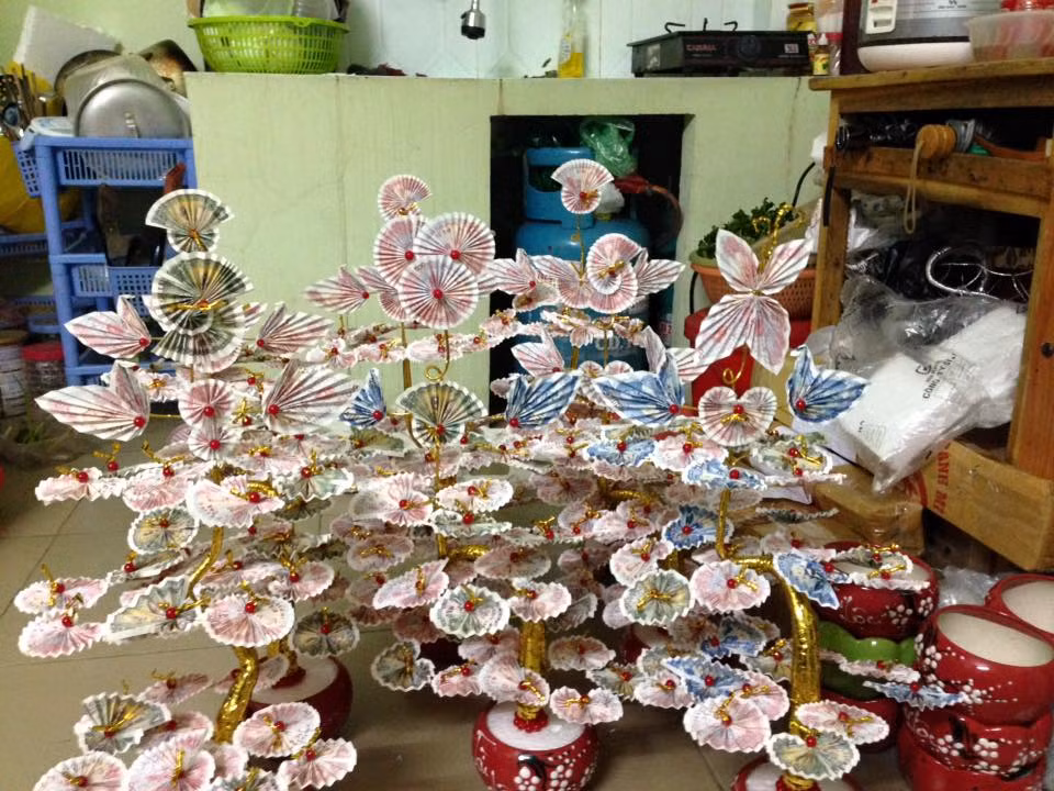 Sở hữu chút hoa tay, Lan Hương lại chọn làm cây tiền để kinh doanh kiếm tiền tiêu Tết.