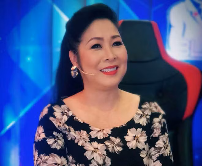 NSND Hong Van bat ngo thu nhan tung “yeu tham” Ly Duc