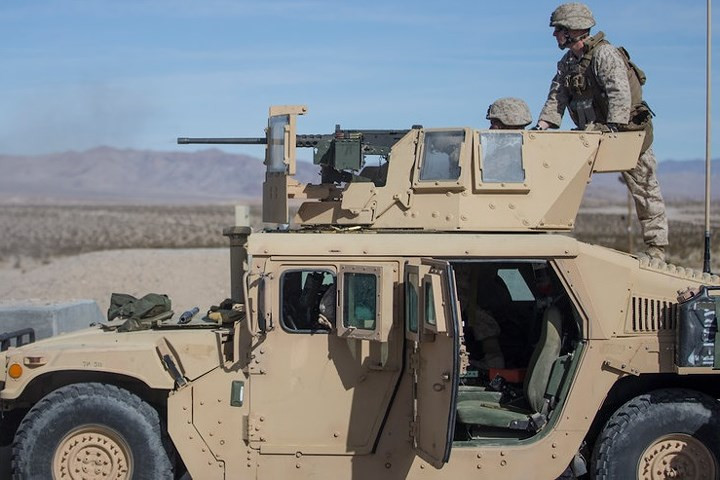 Súng máy M2 có tầm bắn hiệu quả là 6.800m.