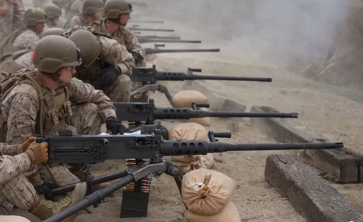 Súng máy M2A1 có khả năng thay nòng nhanh. Súng cũng giảm chớp lóe đầu nòng.