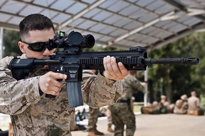 Súng trường tự động bộ binh M27.