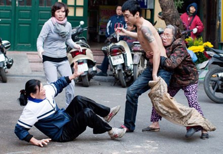 Hàng ngày, hàng giờ trên các phương tiện truyền thông đã dẫn chứng không ít những hành động cực nguy hiểm của các bạn trẻ ngáo đá. Đó là những vụ giết người, tự sát hay đốt nhà.