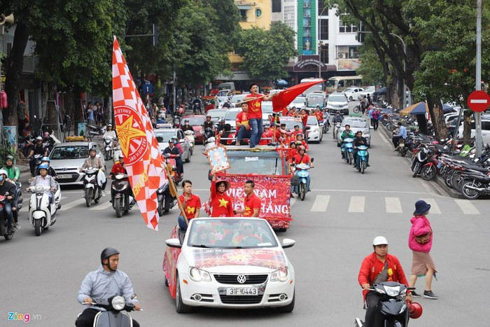 Thang nhe UAE, doi tuyen Viet Nam 