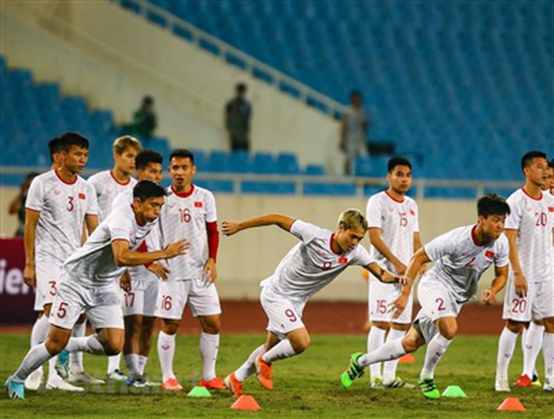 Thang nhe UAE, doi tuyen Viet Nam 