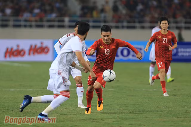 Thang nhe UAE, doi tuyen Viet Nam 