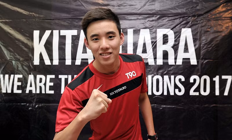 Khuôn mặt nam tính, thân hình 6 múi và những thành tích đáng nể trên đường đua xanh đã mang tên tuổi của Welson tới bạn bè trong khu vực.