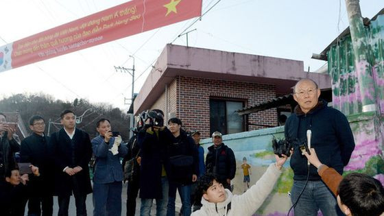 HLV Park Hang-seo quyết định cùng U23 Việt Nam tới tập huấn tại Trung tâm thể thao Tongyeong, thuộc tỉnh Gyeongsang Nam. Địa điểm tập huấn này gần với nơi ông sinh ra và lớn lên.