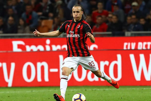 Không thể tìm được chỗ đứng tại AC Milan, Diego Laxalt chuyển sang Atalanta nhằm tìm kiếm cơ hội chơi bóng nhiều hơn.