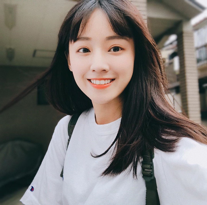 Dabe Chen thể hiện tài năng trên nhiều lĩnh vực khác nhau. Hiện cựu sinh viên ngành Truyền thông xứ Đài à ca sĩ tự do kiêm diễn viên.