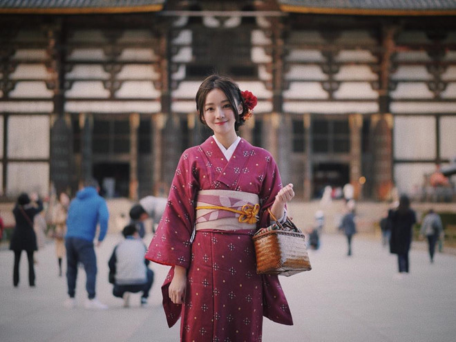 Không là người mẫu, diễn viên, Dabe Chen cũng thử sức mình với vai trò MC truyền hình, biên tập viên cho các chương trình.